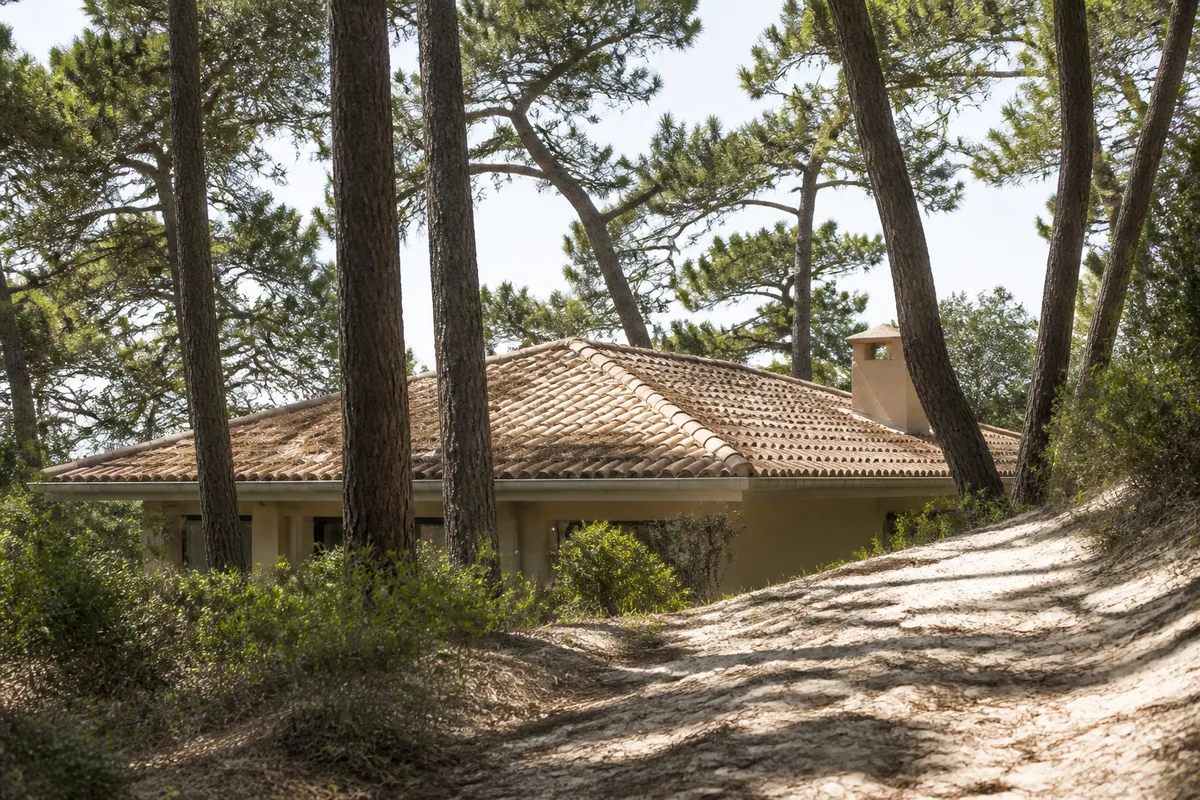Couvreur au Pyla-sur-Mer : toitures sous les pins du Bassin