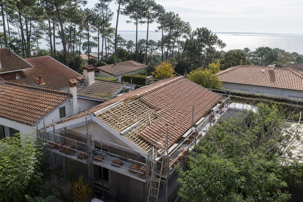 Rénovation de toiture sur le Bassin d'Arcachon : méthode et prix